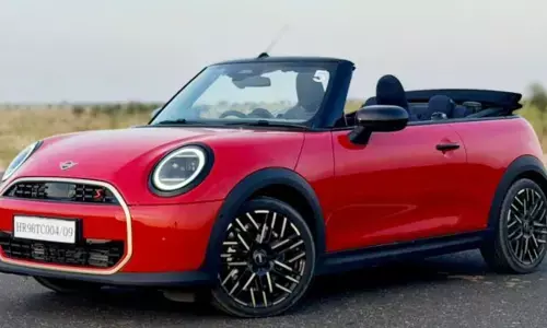 भारत की सबसे सस्ती कन्वर्टेबल कार लॉन्च, 15 सेकंड में हो जाएगी कन्वर्ट; जानिए कीमत भारत की सबसे सस्ती कन्वर्टेबल कार लॉन्च, 15 सेकंड में हो जाएगी कन्वर्ट; जानिए कीमत