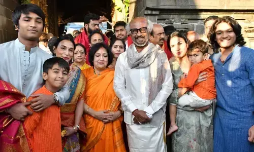 75वां जन्मदिन मनाने के बाद रजनीकांत ने तिरुपति में भगवान वेंकटेश्वर के दर्शन किए 75वां जन्मदिन मनाने के बाद रजनीकांत ने तिरुपति में भगवान वेंकटेश्वर के दर्शन किए