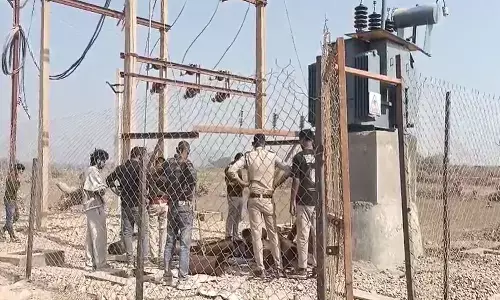 ट्रांसफार्मर खोलकर कीमती पार्ट्स ले गए चोर,