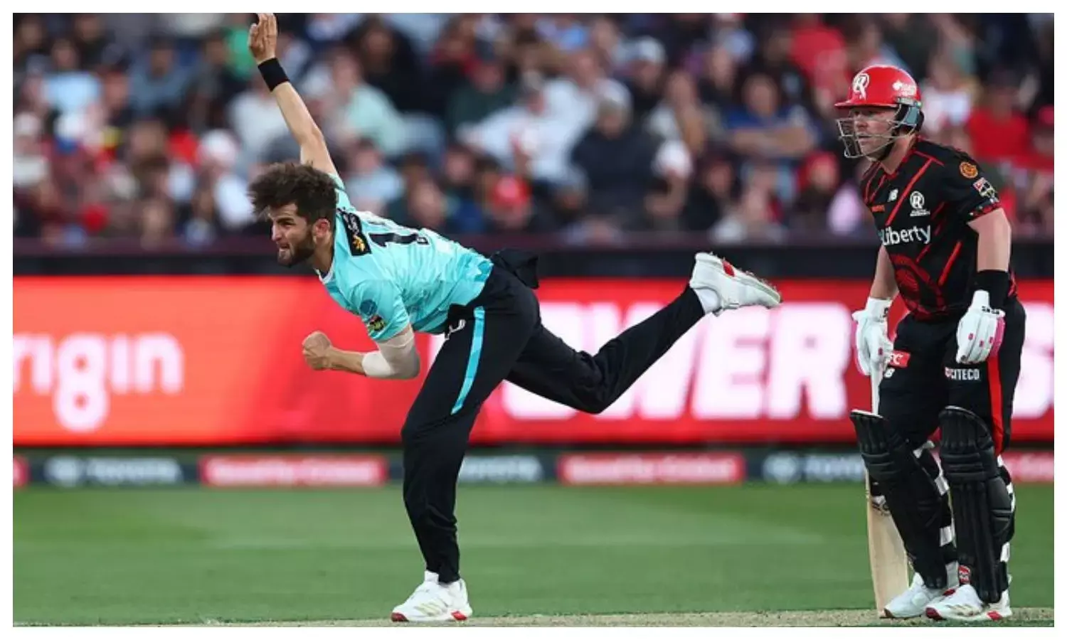 Shaheen Shah Afridi removed from attack on BBL debut Shaheen Shah Afridi removed from attack on BBL debut