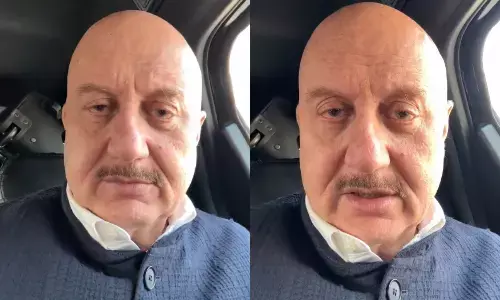 अनुपम खेर ने फ्लाइट कैंसिल होने पर जाहिर की नाराजगी