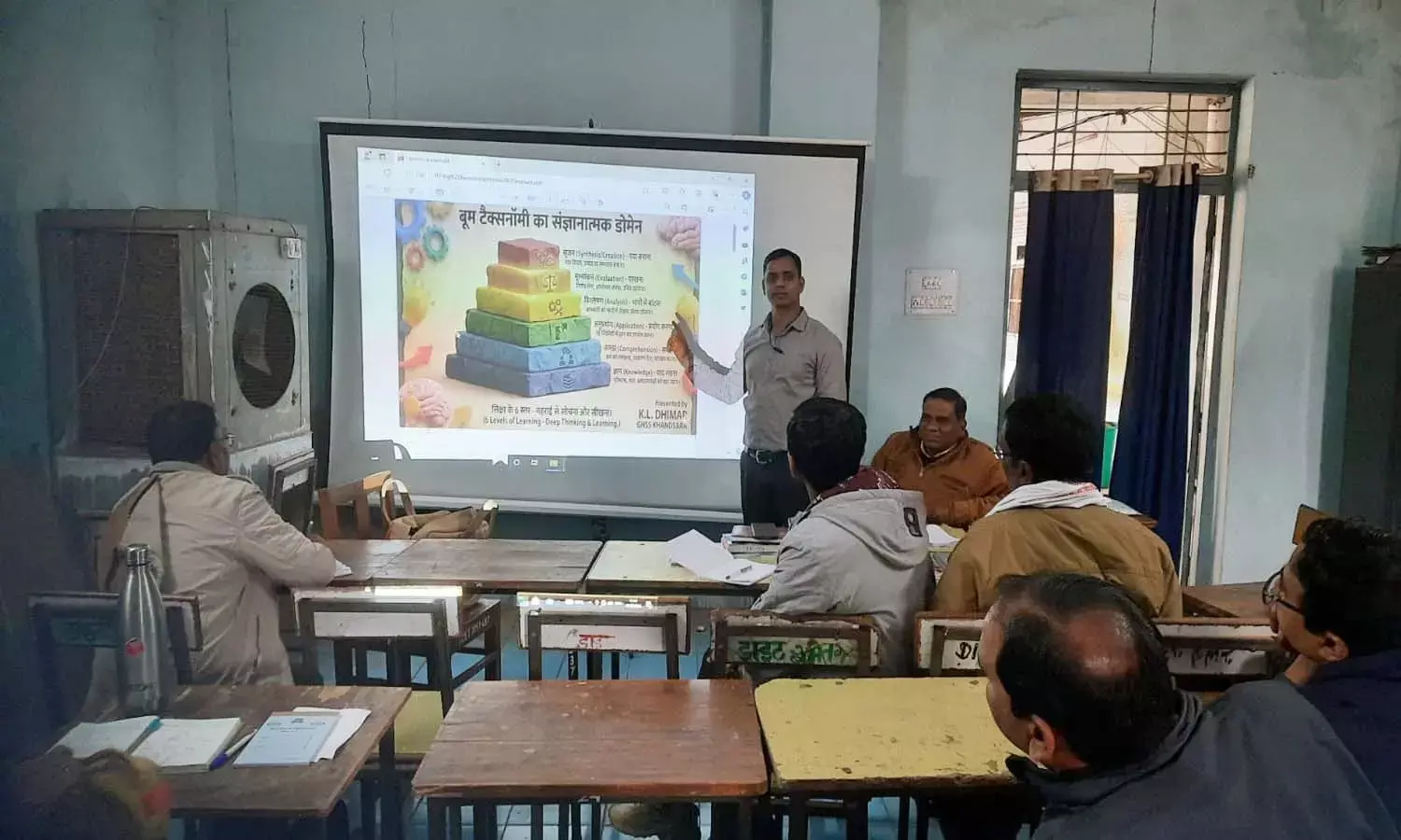 डाइट में ब्लूप्रिंट निर्माण कार्यशाला: चार मास्टर ट्रेनर्स विभिन्न विषयों पर दे रहे हैं प्रशिक्षण डाइट में ब्लूप्रिंट निर्माण कार्यशाला: चार मास्टर ट्रेनर्स विभिन्न विषयों पर दे रहे हैं प्रशिक्षण