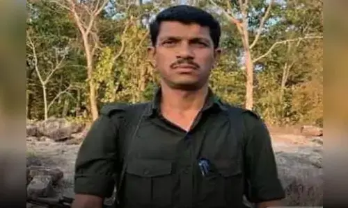 तेलंगाना स्टेट कमेटी का कमांडर दामोदर उर्फ़ चोक्का राव अपने 15 साथियों के साथ गिरफ्तार तेलंगाना स्टेट कमेटी का कमांडर दामोदर उर्फ़ चोक्का राव अपने 15 साथियों के साथ गिरफ्तार