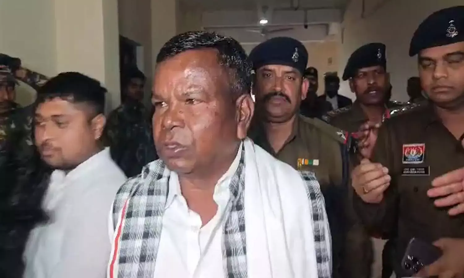 पेशी में आए कवासी लखमा : बोले- मुझे बाहर नहीं लाते, जेल में प्रताड़ित हूं