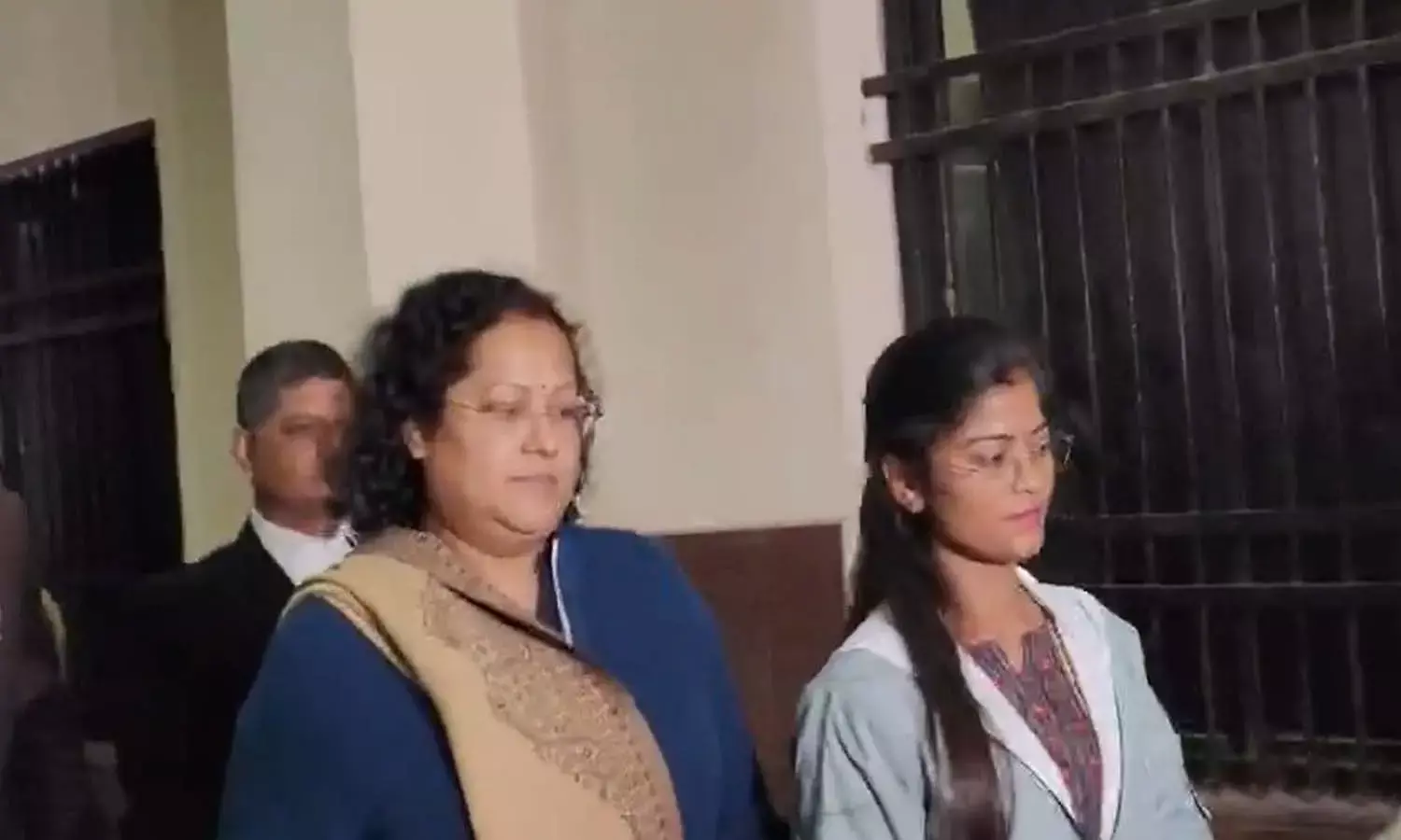 शराब घोटाला : सौम्या चौरसिया को ED ने कोर्ट में किया पेश, न्यायालय ने दो दिन की रिमांड पर सौंपा