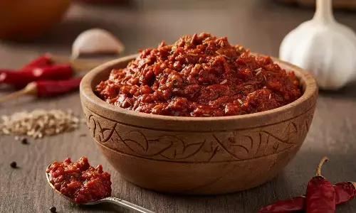 how to make Marwadi red chilli garlic chutney at home