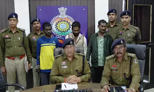 अंधे कत्ल की गुत्थी सुलझी : लिव इन में रह रहे प्रेमी ने ही की महिला की हत्या, भाई और दोस्त के साथ मिलकर लाश को लगाया ठिकाने अंधे कत्ल की गुत्थी सुलझी : लिव इन में रह रहे प्रेमी ने ही की महिला की हत्या, भाई और दोस्त के साथ मिलकर लाश को लगाया ठिकाने