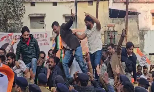 कांग्रेस कार्यकर्ताओं ने भाजपा कार्यालय का किया घेराव कांग्रेस कार्यकर्ताओं ने भाजपा कार्यालय का किया घेराव