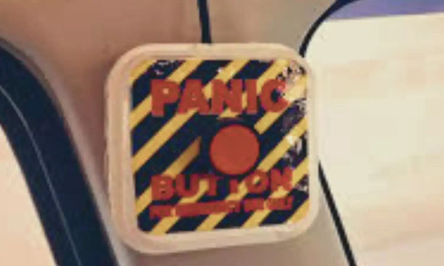 Delhi vehicles will be equipped with a vehicle location tracking system and a panic button