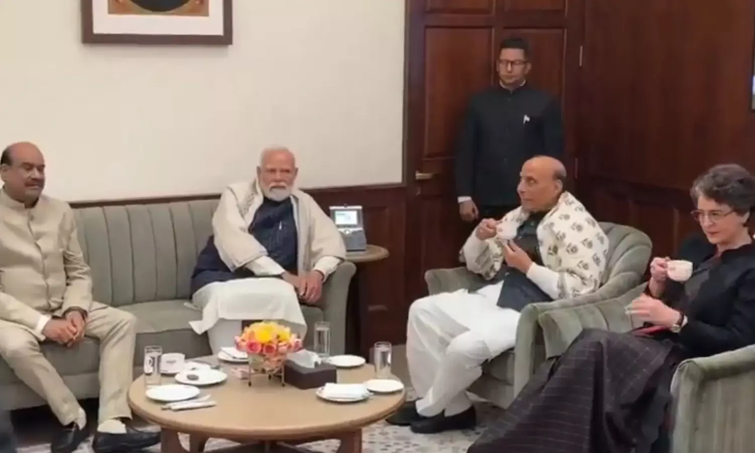 Parliament Winter Session PM Modi Priyanka Gandhi Video Om Birla Tea Party Parliament Rajnath Singh