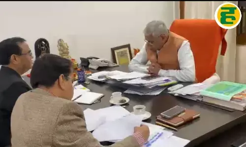 मंत्री मयंकेश्वर शरण ने ली स्वास्थ्य एवं चिकित्सा शिक्षा विभाग की बैठक