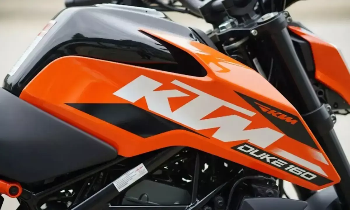 ktm-160-duke-tft-display-variant features details