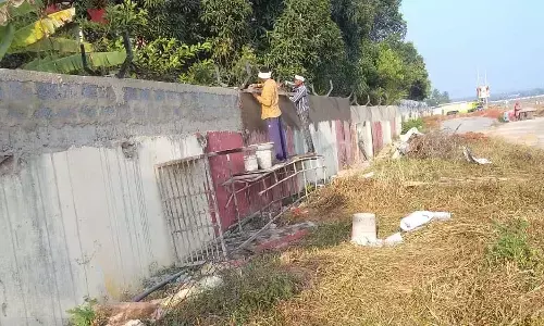 जगदलपुर एयरपोर्ट में बन रही बाउंड्री वॉल