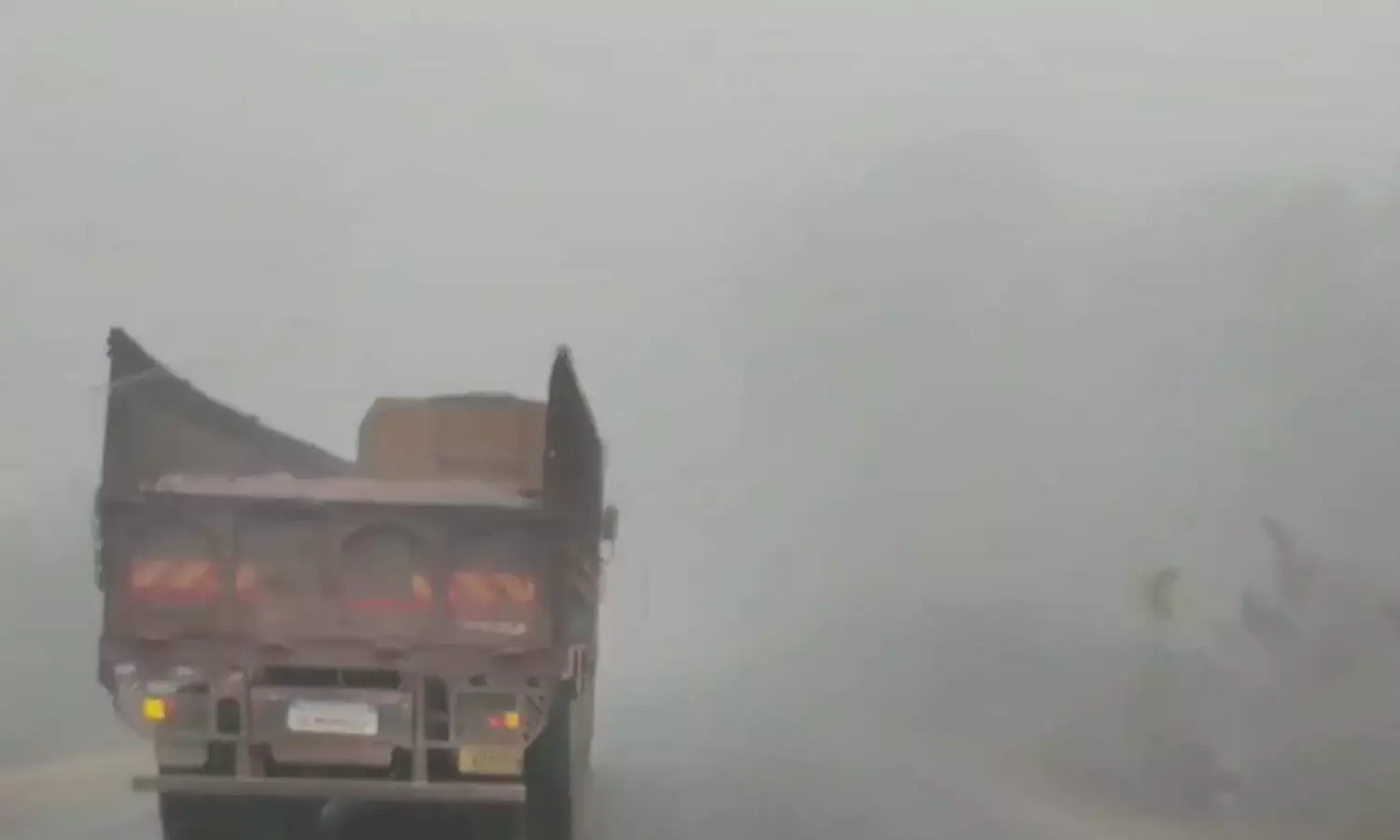 बढ़ती ठंड को लेकर धमतरी पुलिस का संदेश : वीडियो जारी कर वाहन चालकों से सावधानी बरतने की अपील