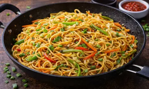hakka noodles recipe at home