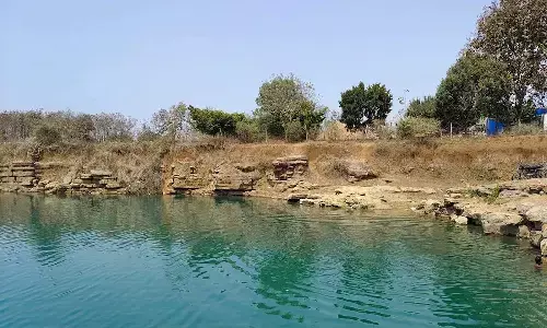 ब्लू वाटर में मिली सर कटी लाश