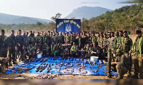 सामान और विस्फोटक सामग्री बड़ी मात्रा में बरामद