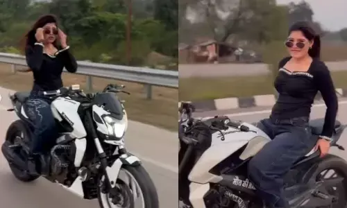 chhatarpur instagram influencer Aarti Sahu Bike Stunt Video