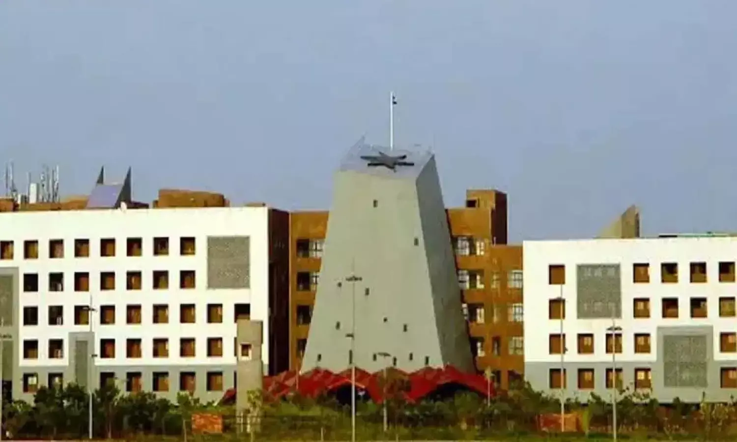 छत्तीसगढ़ सरकार का बड़ा फ़ैसला : अब मंत्री- पुलिस अफसरों को नहीं दिया जाएगा गार्ड ऑफ ऑनर