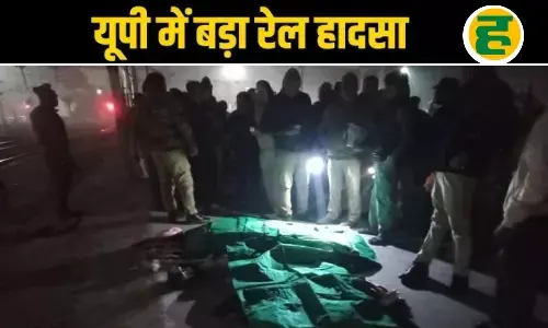 बाइक सवार एक ही परिवार के 5 लोगों की दर्दनाक मौत