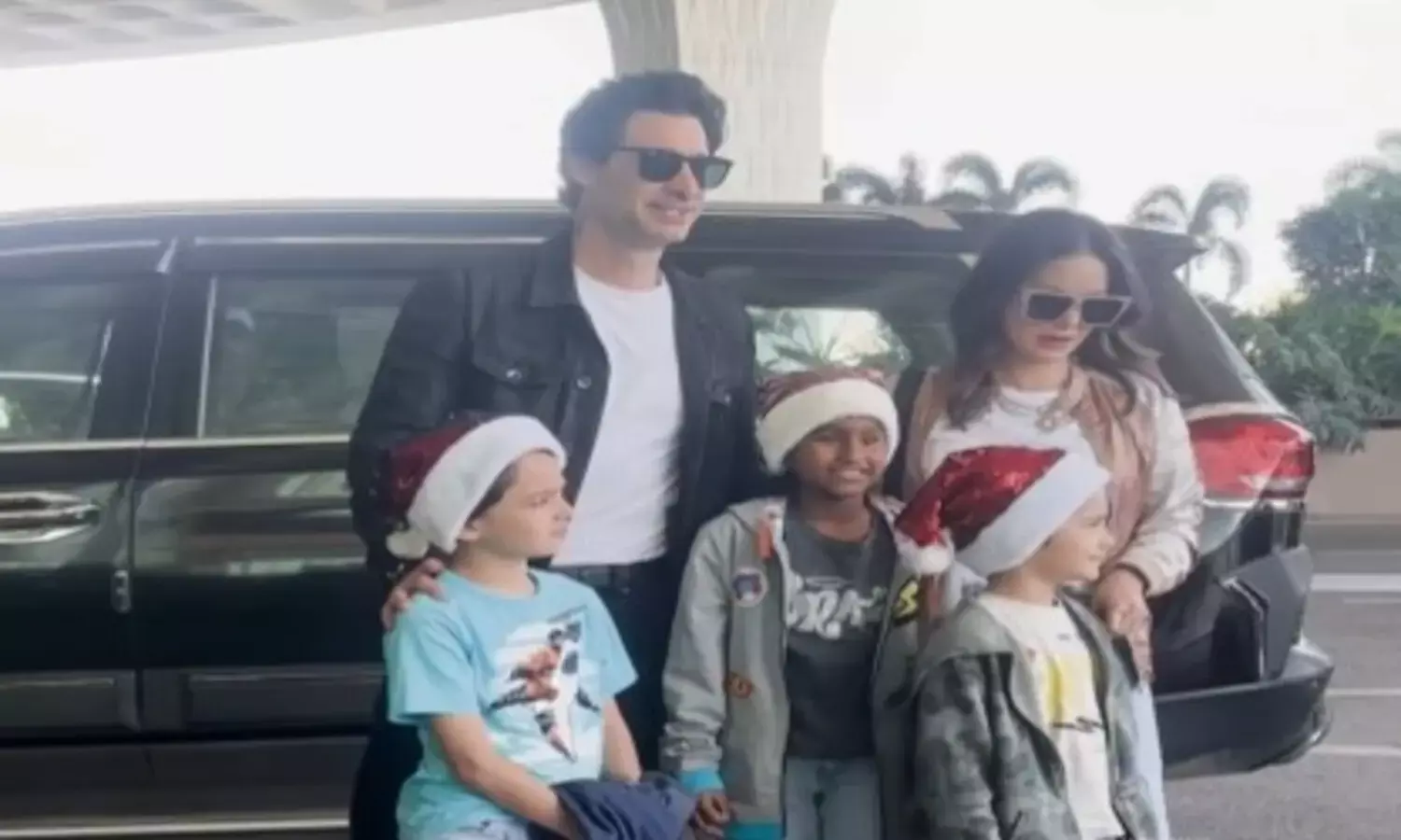 सनी लियोनी का एयरपोर्ट लुक