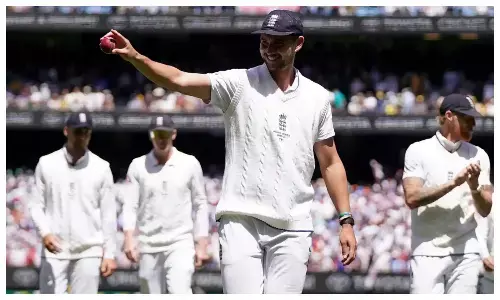Josh tongue claimed 5 wickets in melbourne test