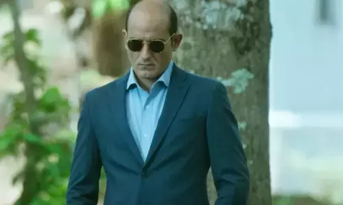 धुरंधर की सफलता के बीच अक्षय खन्ना ने दृश्यम 3 छोड़ दी है।