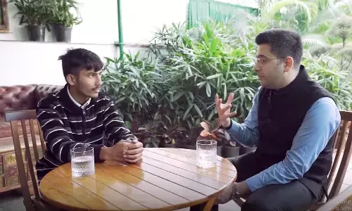 Raghav Chadha met BlinkIt delivery boy