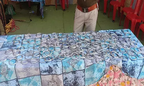 शांति व्यवस्था बनाए रखने में पुलिस की सख्ती