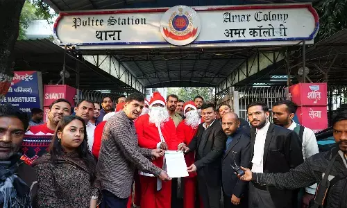 santa claus seen in delhi police station