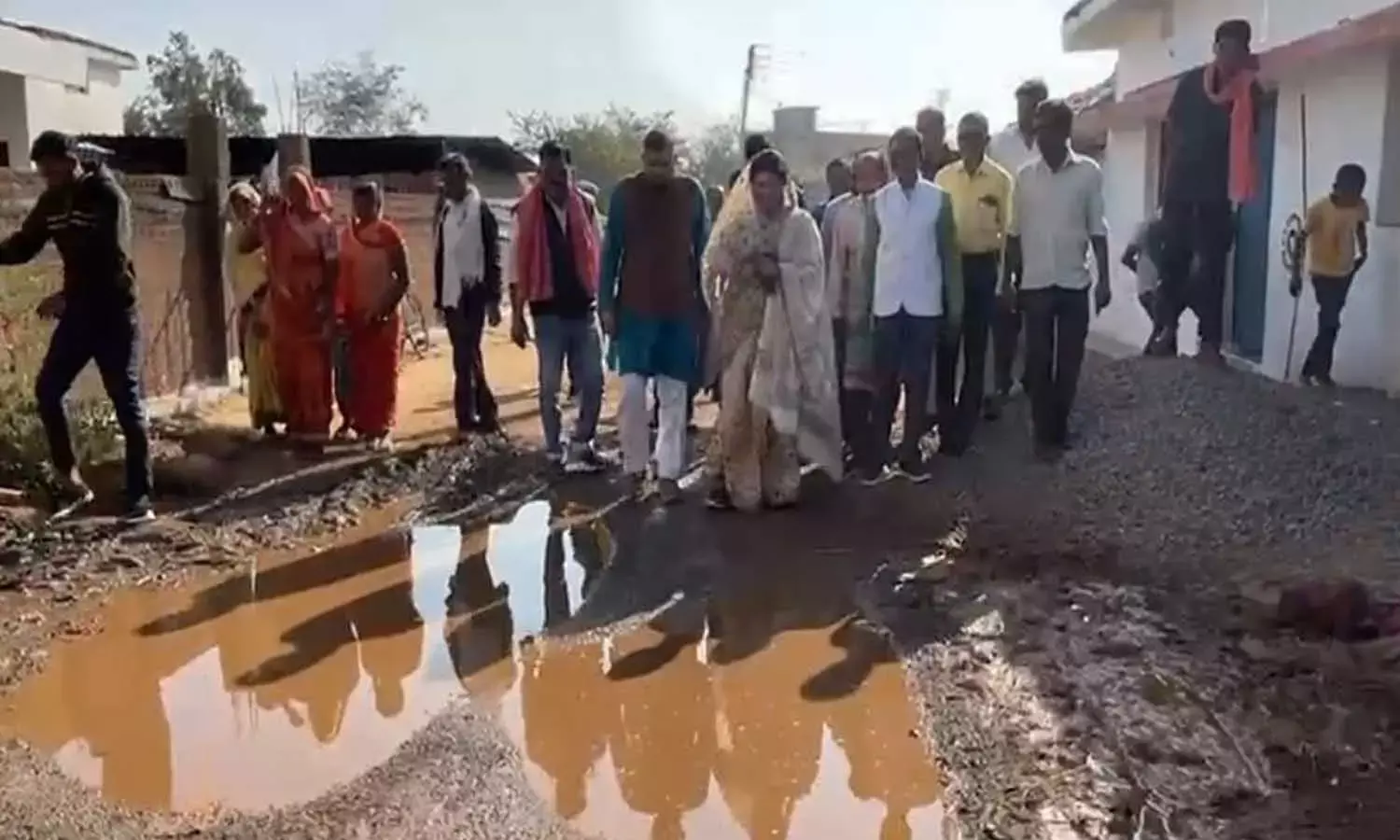 वर्षों से नहीं हुई 2.5 किमी सड़क की मरम्मत