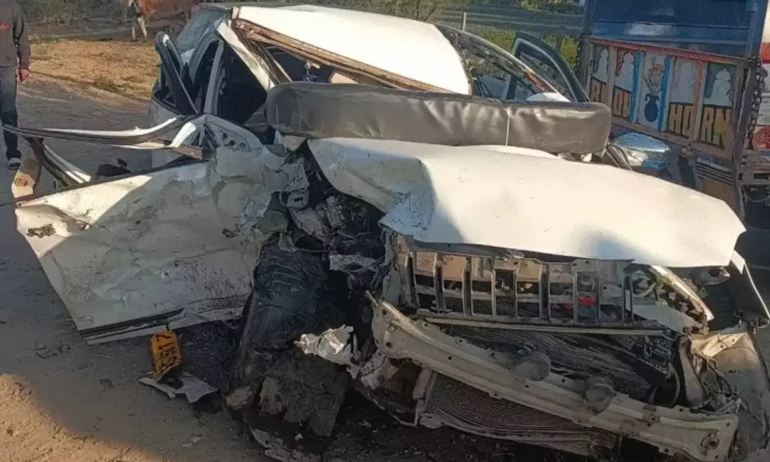 indore-road-accident-umrikheda-two-cars-collision-one-dead-seven-injured