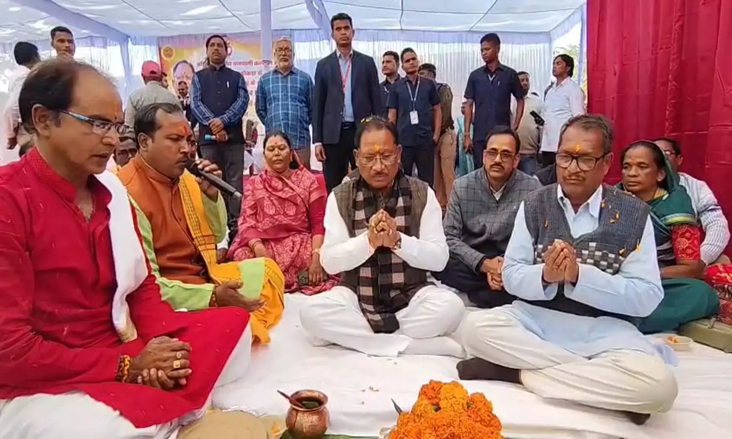 जशपुर को अस्पताल की सौगात : सीएम साय ने 95 लाख रुपये की लागत से वनवासी कल्याण आश्रम के चिकित्सालय भवन का किया भूमिपूजन जशपुर को अस्पताल की सौगात : सीएम साय ने 95 लाख रुपये की लागत से वनवासी कल्याण आश्रम के चिकित्सालय भवन का किया भूमिपूजन