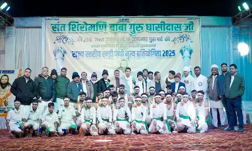 गुरु घासीदास जयंती पर कसडोल में भव्य आयोजन : शोभायात्रा के बाद हुईं विभिन्न स्पर्धाएं, पंथी नृत्य में बिल्लहरी ने मारी बाजी