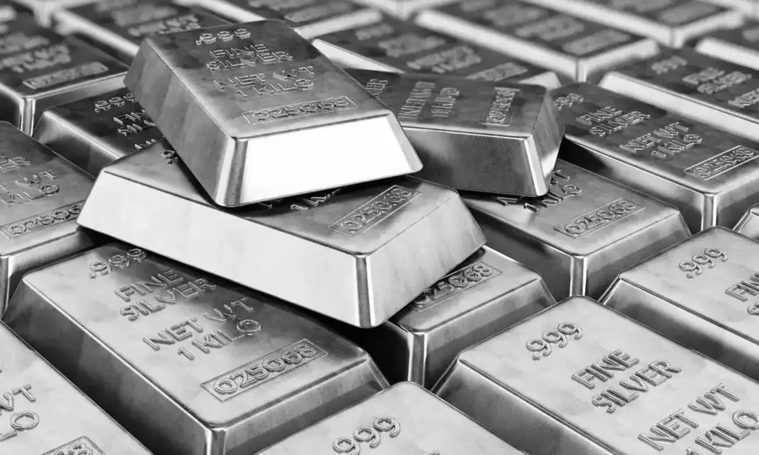 silver-outperforms-gold-2025-167-percent-return