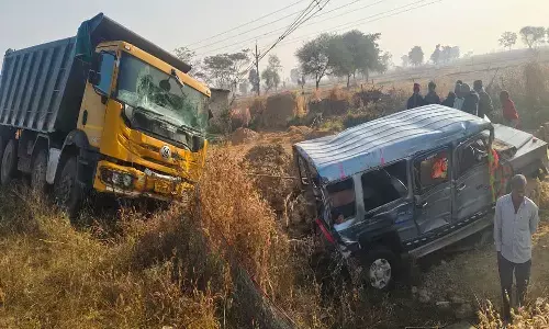 बलौदाबाजार में भीषण सड़क हादसा