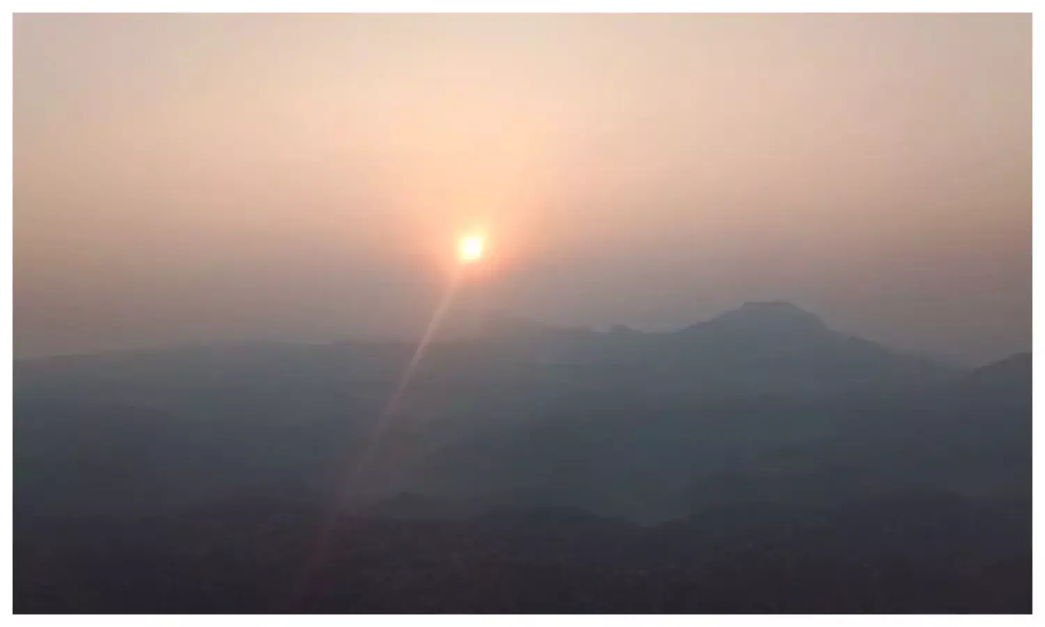 सतपुड़ा की रानी पचमढ़ी में रिकॉर्ड भीड़, सांस्कृतिक कार्यक्रमों के साथ मनाया नववर्ष का जश्न सतपुड़ा की रानी पचमढ़ी में रिकॉर्ड भीड़, सांस्कृतिक कार्यक्रमों के साथ मनाया नववर्ष का जश्न