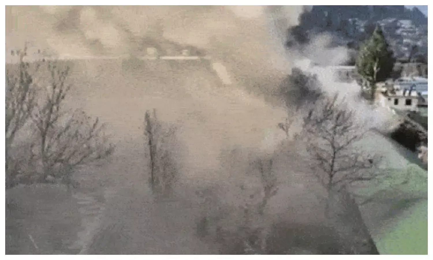 सेना के कैंप में लगी भीषण आग, स्टोर जलकर राख; 100 से ज्यादा जवान थे मौजूद सेना के कैंप में लगी भीषण आग, स्टोर जलकर राख; 100 से ज्यादा जवान थे मौजूद