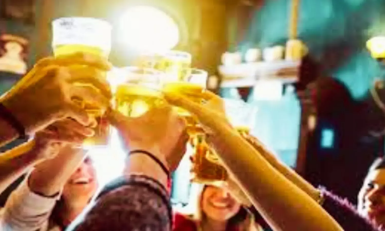 Liquor worth 13 crore rupees was sold in Ghaziabad on New Year Day Liquor worth 13 crore rupees was sold in Ghaziabad on New Year Day