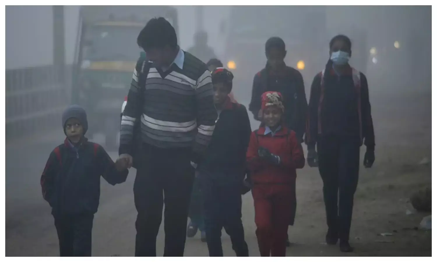 कड़ाके की ठंड और घने कोहरे से बदला स्कूलों का शेड्यूल, कई जिलों में छुट्टी घोषित कड़ाके की ठंड और घने कोहरे से बदला स्कूलों का शेड्यूल, कई जिलों में छुट्टी घोषित