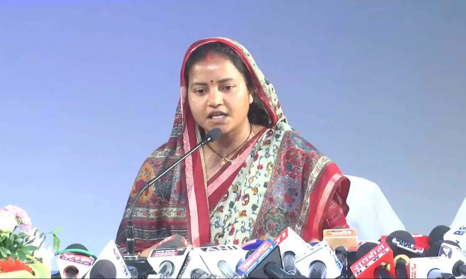 मंत्री लक्ष्मी राजवाड़े की प्रेस कॉन्फ्रेंस