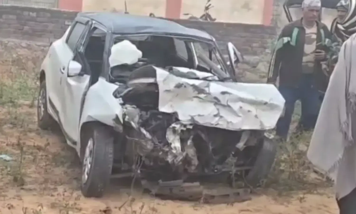 खाटूश्यामजी जा रहे 2 दोस्त समेत 3 श्रद्धालुओं की मौत खाटूश्यामजी जा रहे 2 दोस्त समेत 3 श्रद्धालुओं की मौत