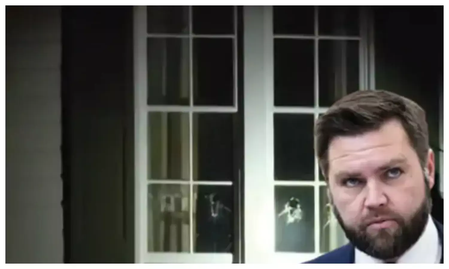 अमेरिकी उपराष्ट्रपति जेडी वेंस के घर पर हमला, खिड़कियां टूटीं; हिरासत में एक संदिग्ध अमेरिकी उपराष्ट्रपति जेडी वेंस के घर पर हमला, खिड़कियां टूटीं; हिरासत में एक संदिग्ध