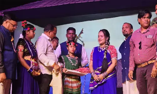 छत्तीसगढ़ की बेटी ने दी पंडवानी की भव्य प्रस्तुति : नागपुर के विजयनगर में तीजन बाई की शिष्या तरुणा साहू ने अपनी प्रस्तुति से बांधा समां