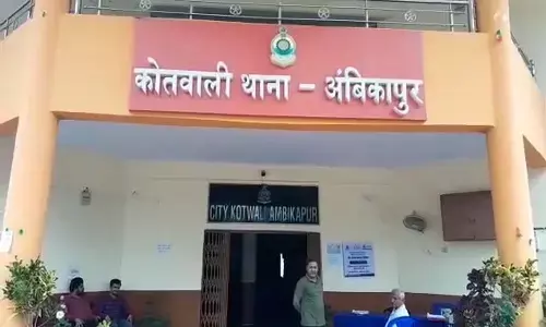 सरगुजा में तलाक-तलाक-तलाक : पत्नी का आरोप- पति दूसरी महिला को लेकर आता है घर, मुझे तीन तलाक देकर घर से निकाला