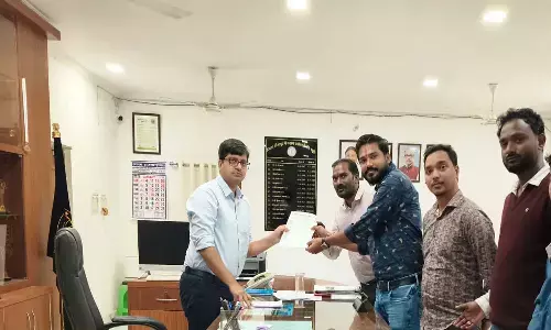 उठाव नहीं तो 9 जनवरी  से धान खरीदी बंद : सहकारी समिति कर्मचारी संघ ने कलेक्टर को सौंपा ज्ञापन, जल्द से जल्द उठाव की मांग