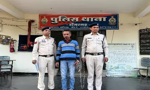 बस में छात्राओं से छेड़छाड़ : परेशान होकर थाने पहुंची लड़कियां, शिकायत के बाद पुलिस ने आरोपी को किया गिरफ्तार