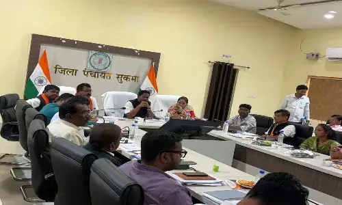 राज्य अनुसूचित जनजाति आयोग अध्यक्ष की समीक्षा बैठक : अध्यक्ष रूप सिंह मंडावी बोले- सभी योजनाओं का लाभ आम नागरिक तक पहुंचाएं