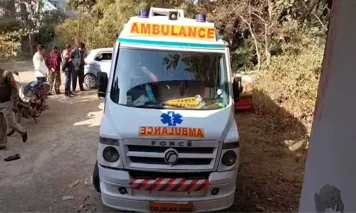 नशा तस्करों ने एम्बुलेंस को बनाया तस्करी का जरिया : नागपुर लेकर जा रहे 2 करोड़ 60 लाख रुपए के गांजे के साथ तीन आरोपी पकड़ाए