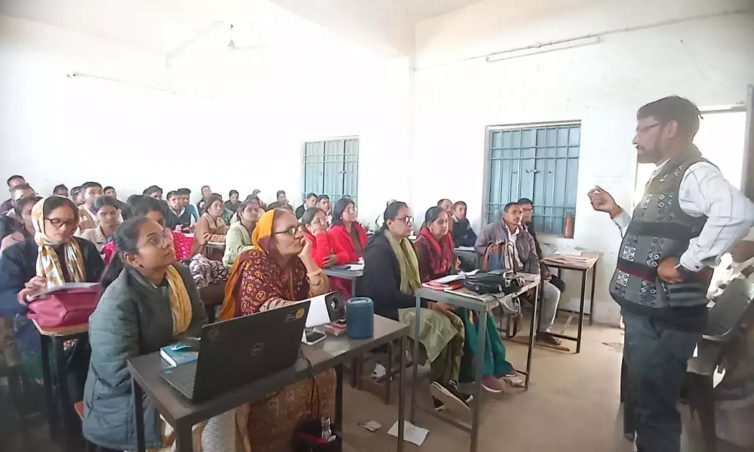 नवीन पाठय पुस्तक पर प्रशिक्षण : एसआरजी बोले- यह खोजी प्रवृत्ति और रचनात्मक सोच को प्रभावशाली बनाने पर देती है जोर